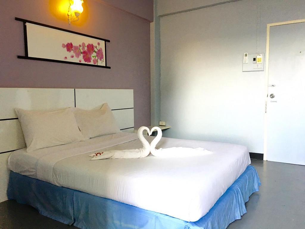 Summer Hotel Phuket Bagian luar foto